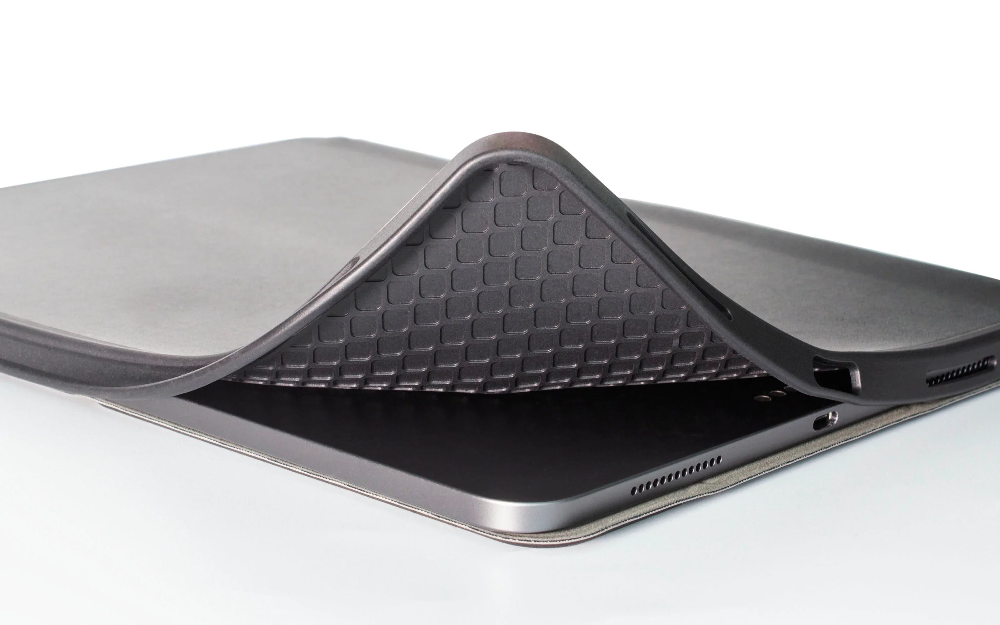 Torrii Torrio Plus Case For iPad Pro 11 (2020)- Black - Tashqila Torrii Torrio Plus Case For iPad Pro 11 (2020)- Black - Tashqila